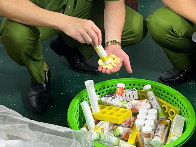 Sốc với viên sủi 'rởm' cho trẻ: Không có lấy 1% vitamin, chất bảo quản vượt ngưỡng hơn 30 lần